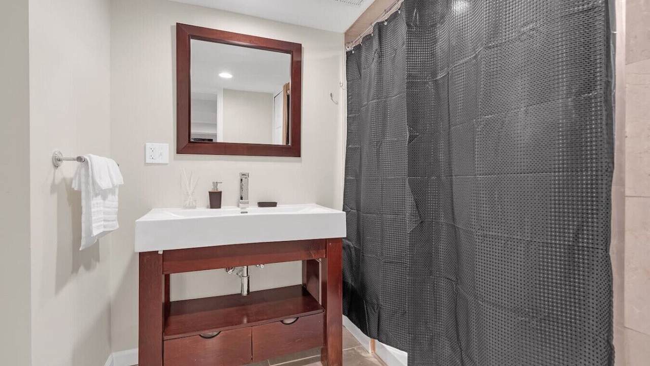 Photo of Bathroom in Oak Park