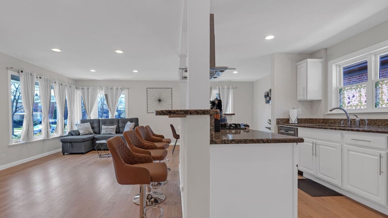 Photo of Others in Oak Park