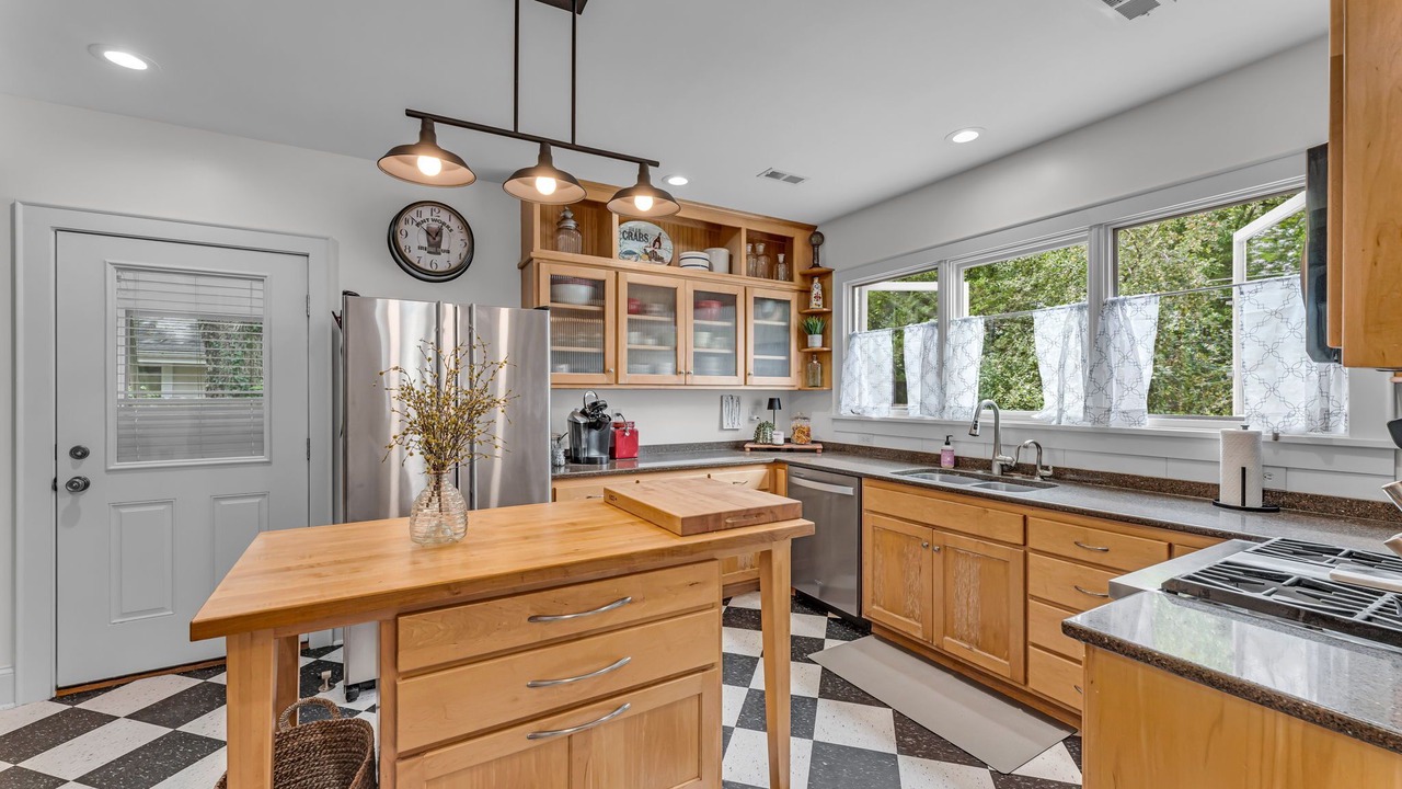 Photo of Kitchen in East Lawrence