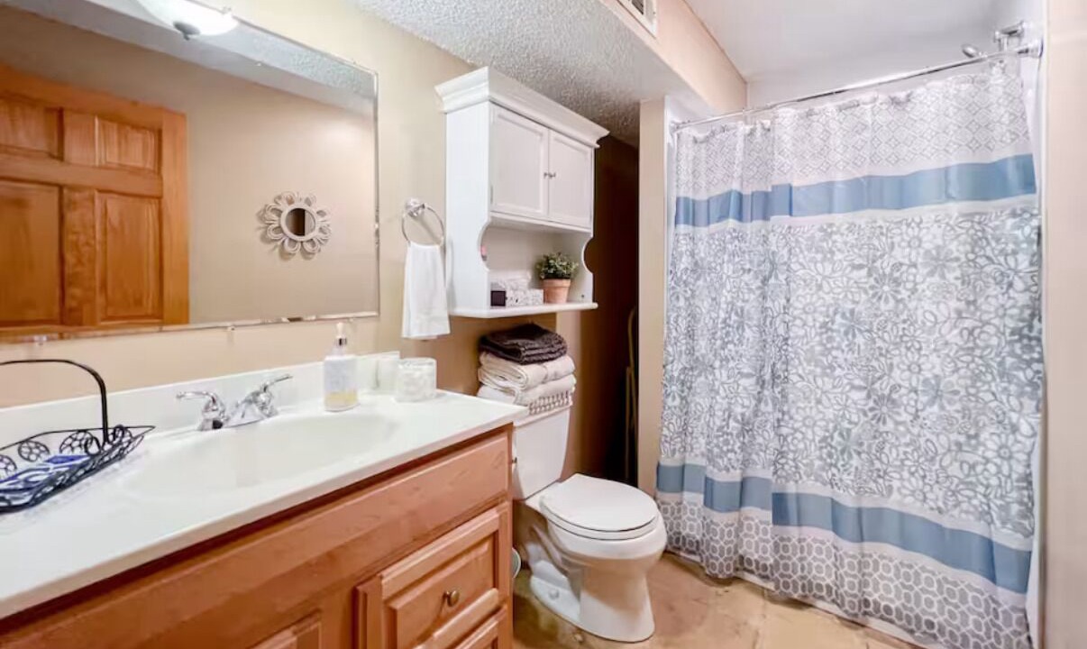 Photo of Bathroom in Tate