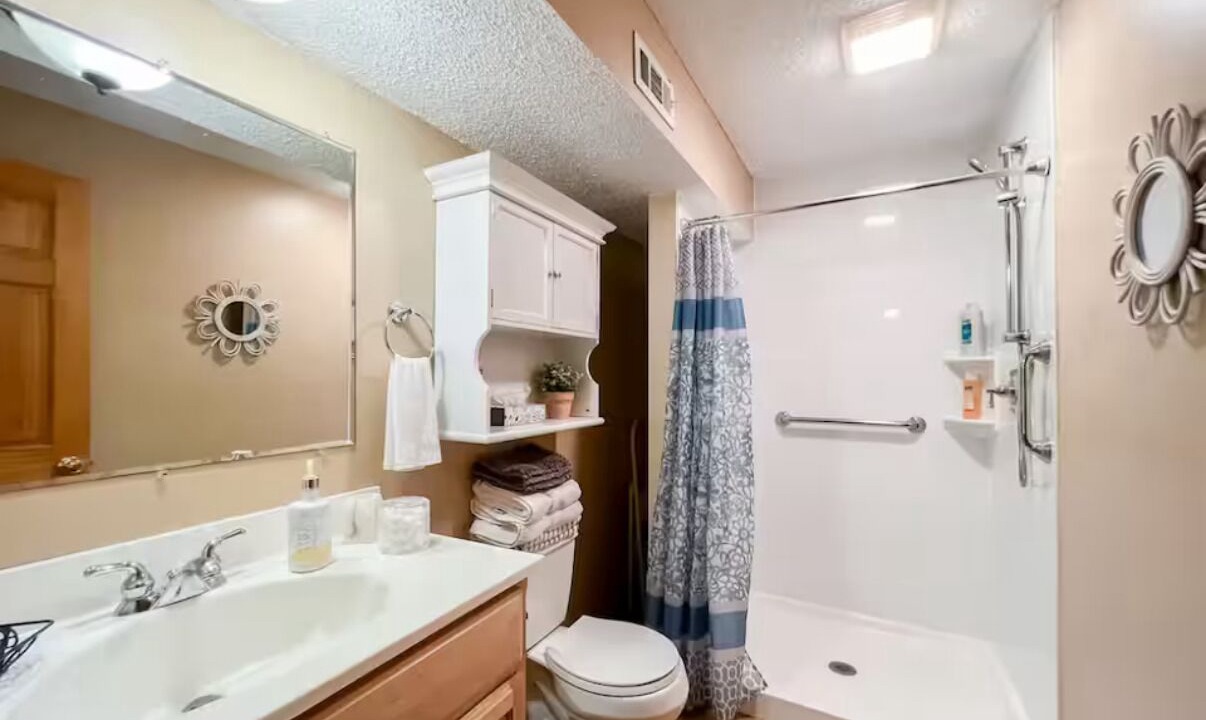 Photo of Bathroom in Tate