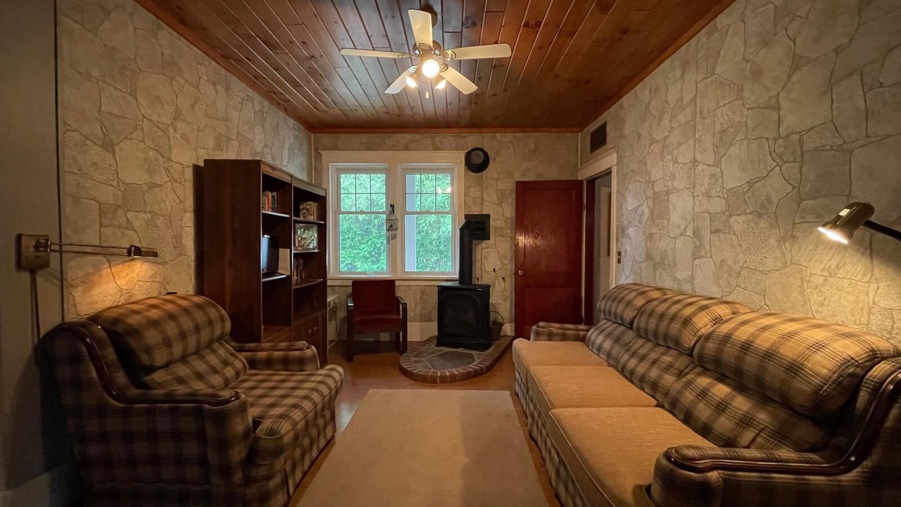 Photo of Livingroom in Hope Bay