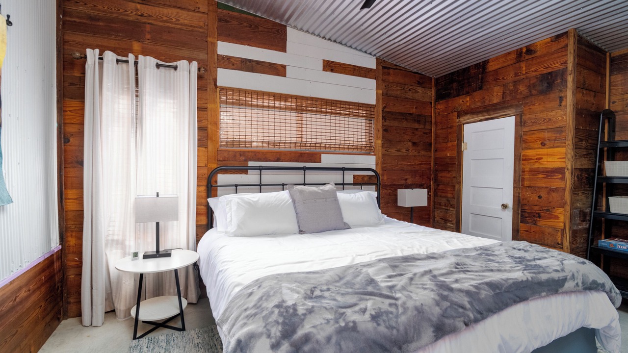 Photo of Bedroom in Shady Hollow