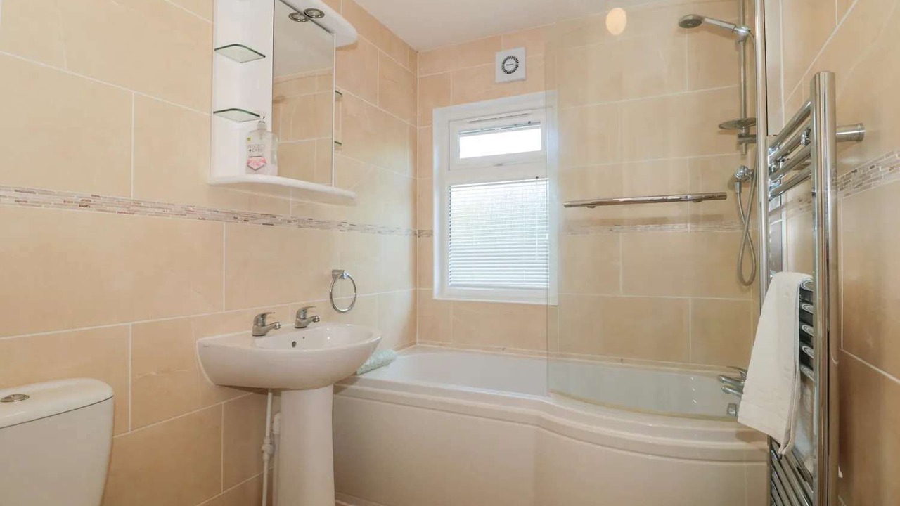 Photo of Others in Puxton