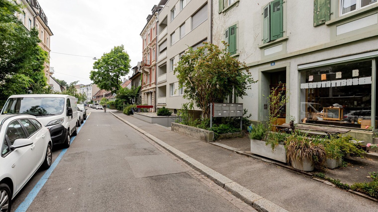 Photo of Others in Iselin