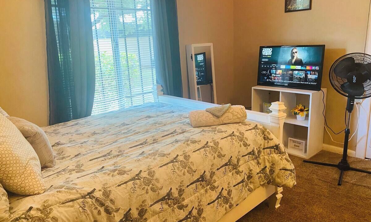 Photo of Bedroom in Pine Hills