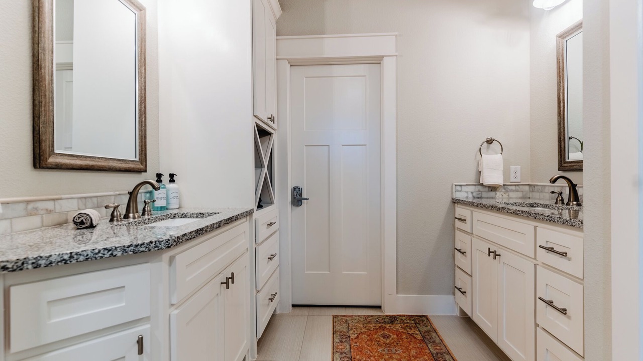 Photo of Bathroom in Pottsboro