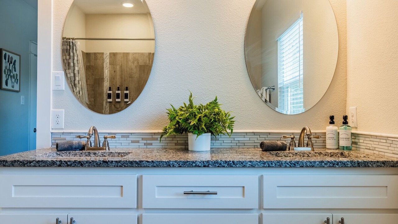 Photo of Bathroom in Pottsboro