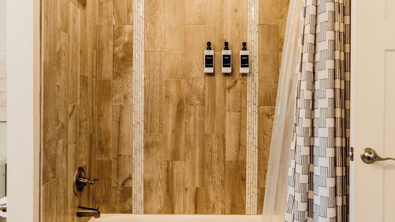 Photo of Bathroom in Pottsboro