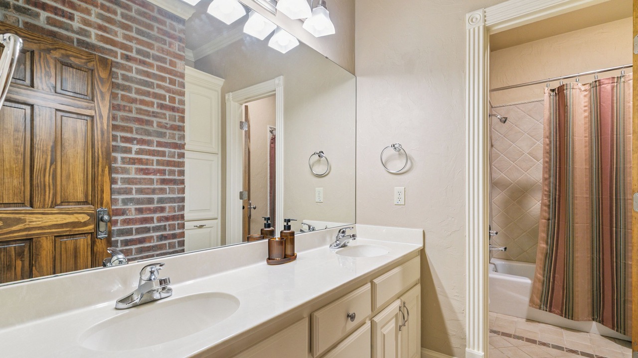 Photo of Bathroom in Denison