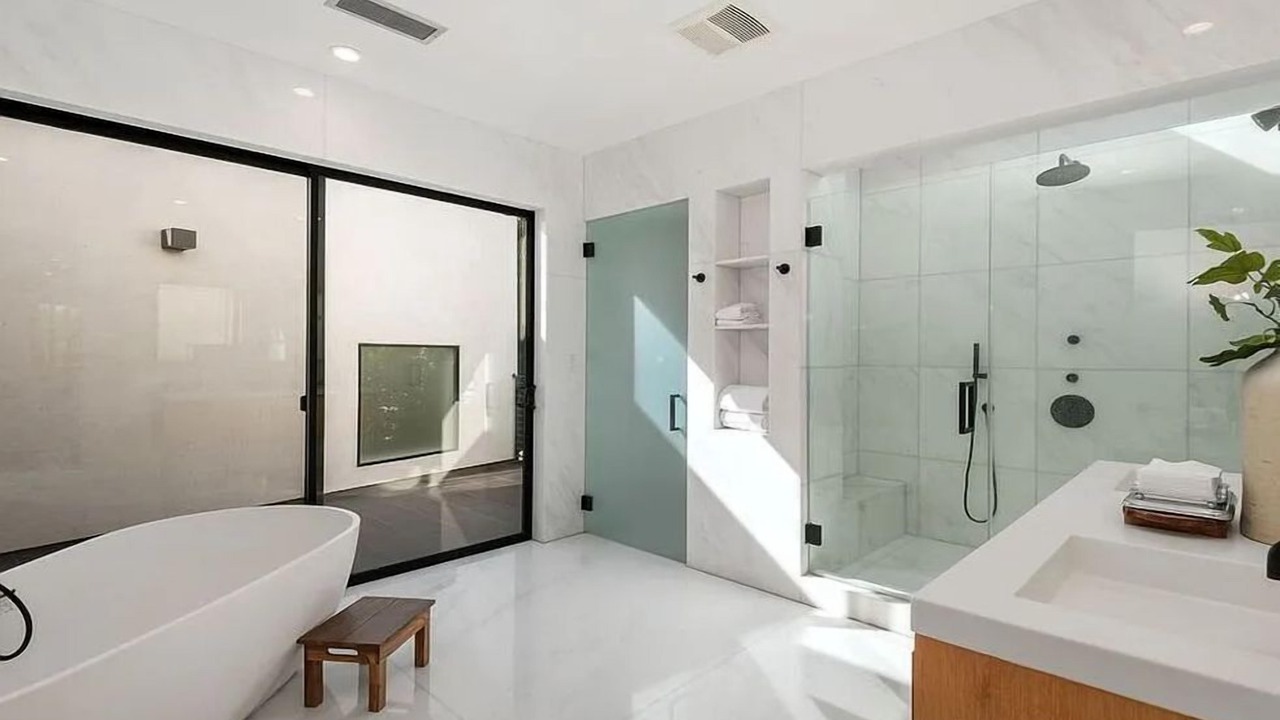 Photo of Bathroom in Beverly Grove
