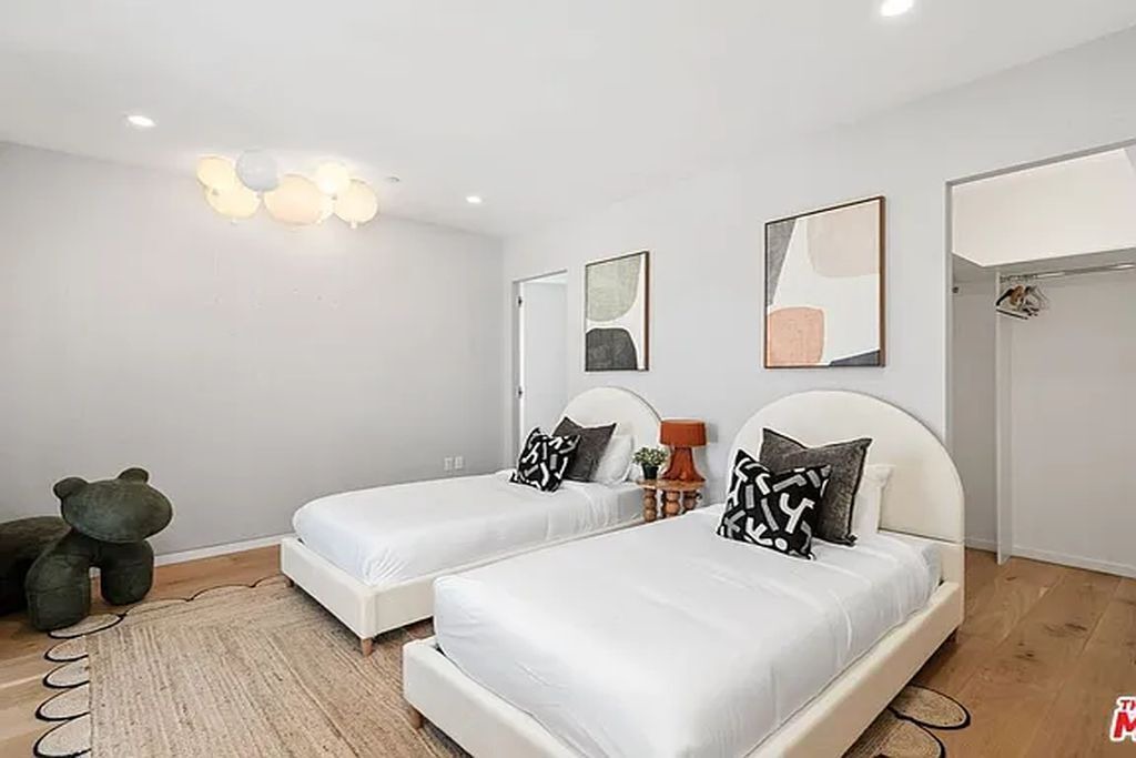 Photo of Bedroom in Beverly Grove