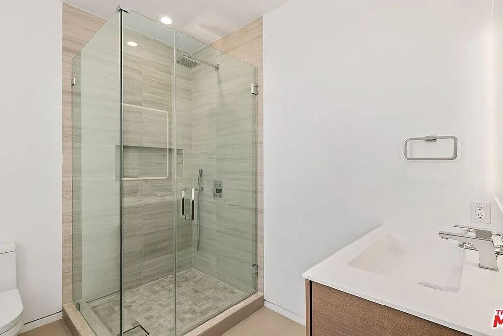 Photo of Bathroom in Beverly Grove