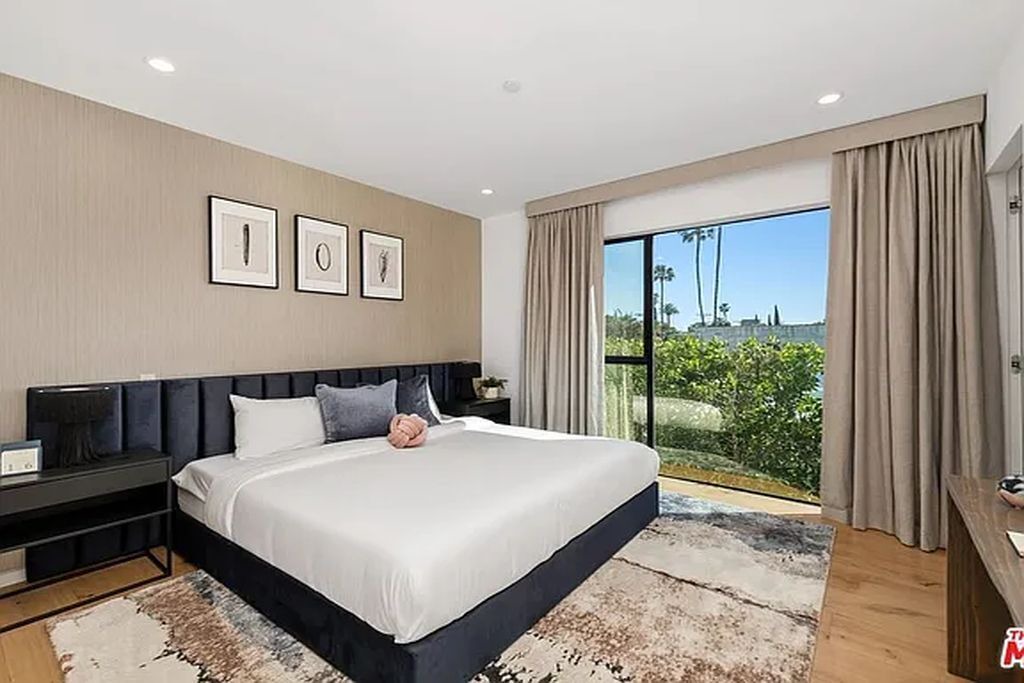 Photo of Bedroom in Beverly Grove