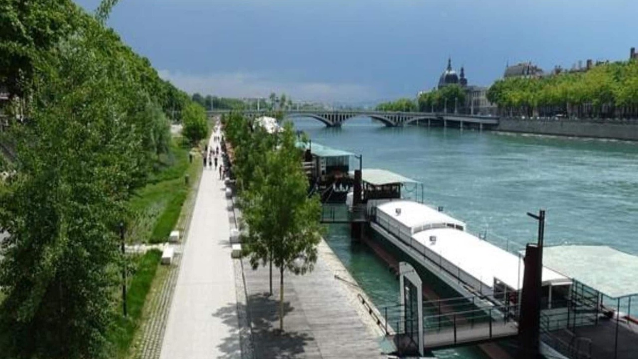 Photo of Others in Villette Gare