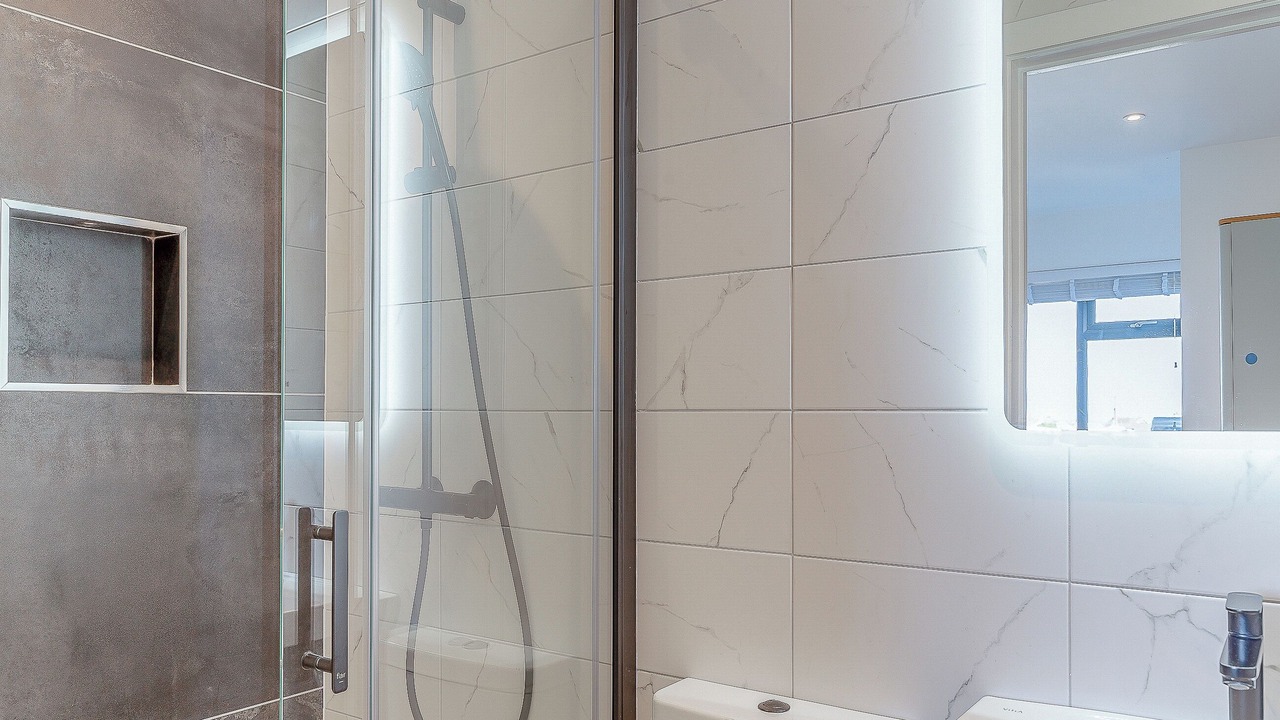 Photo of Bathroom in The Lizard