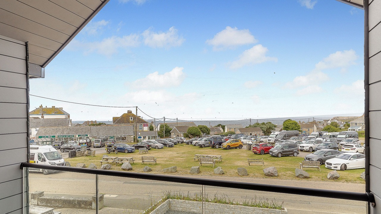 Photo of Others in The Lizard