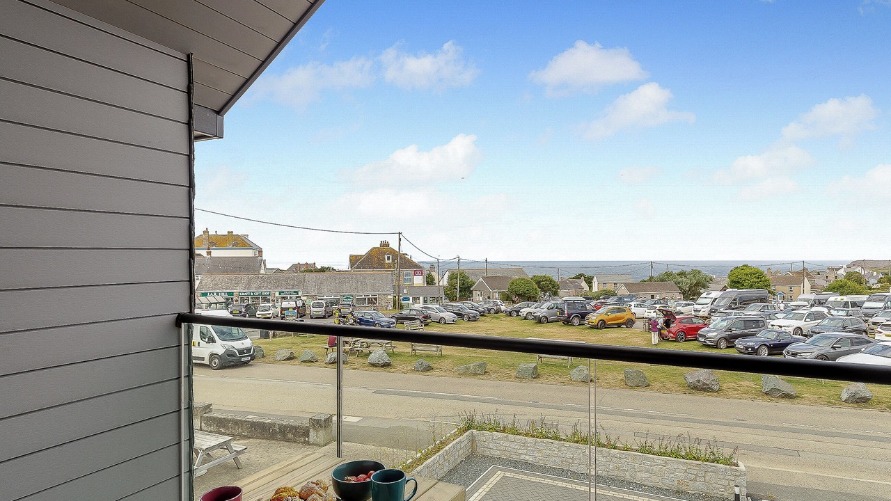 Photo of Others in The Lizard