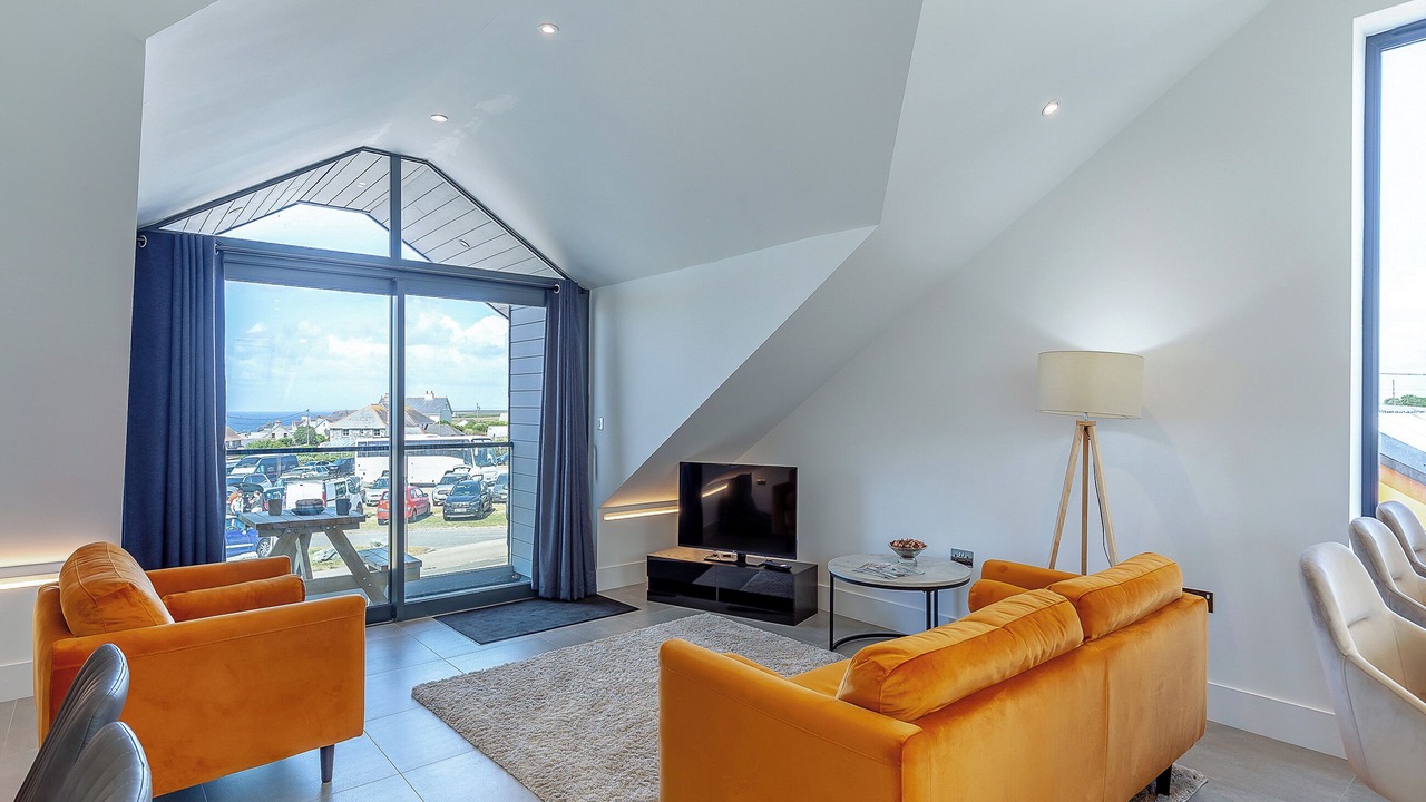 Photo of Others in The Lizard