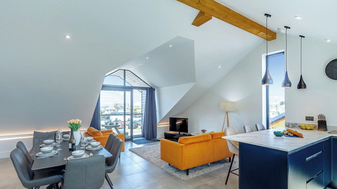 Photo of Others in The Lizard