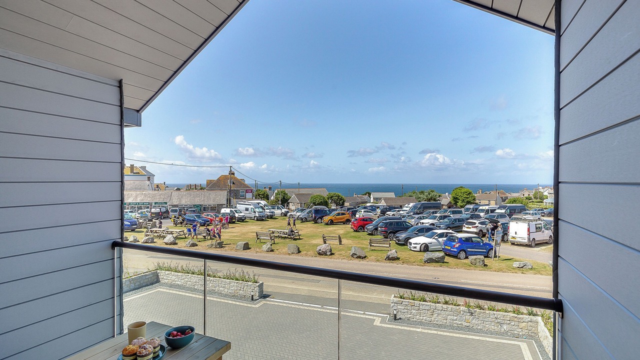 Photo of Others in The Lizard