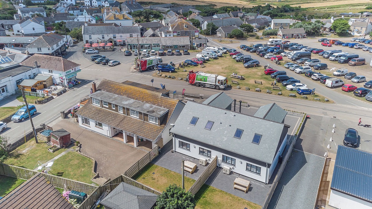 Photo of Others in The Lizard