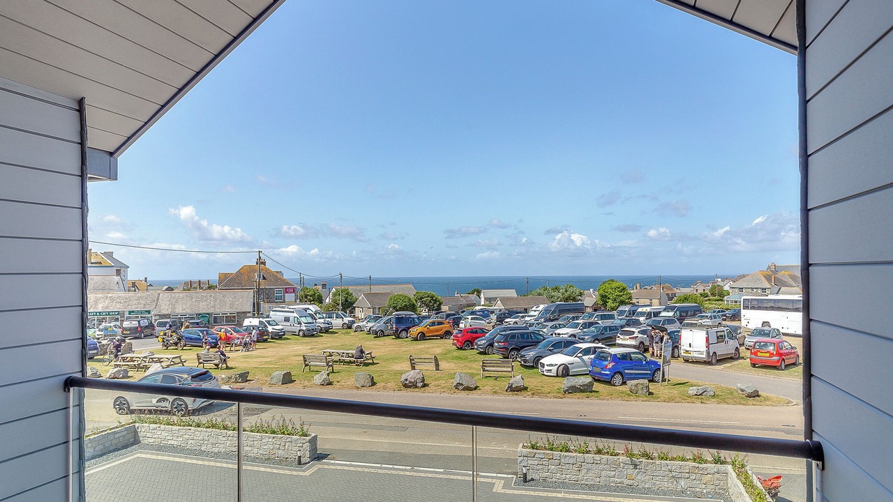 Photo of Others in The Lizard