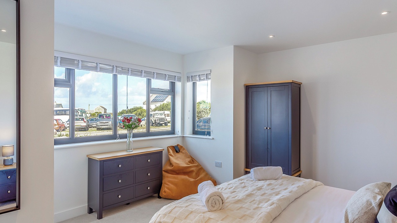 Photo of Others in The Lizard