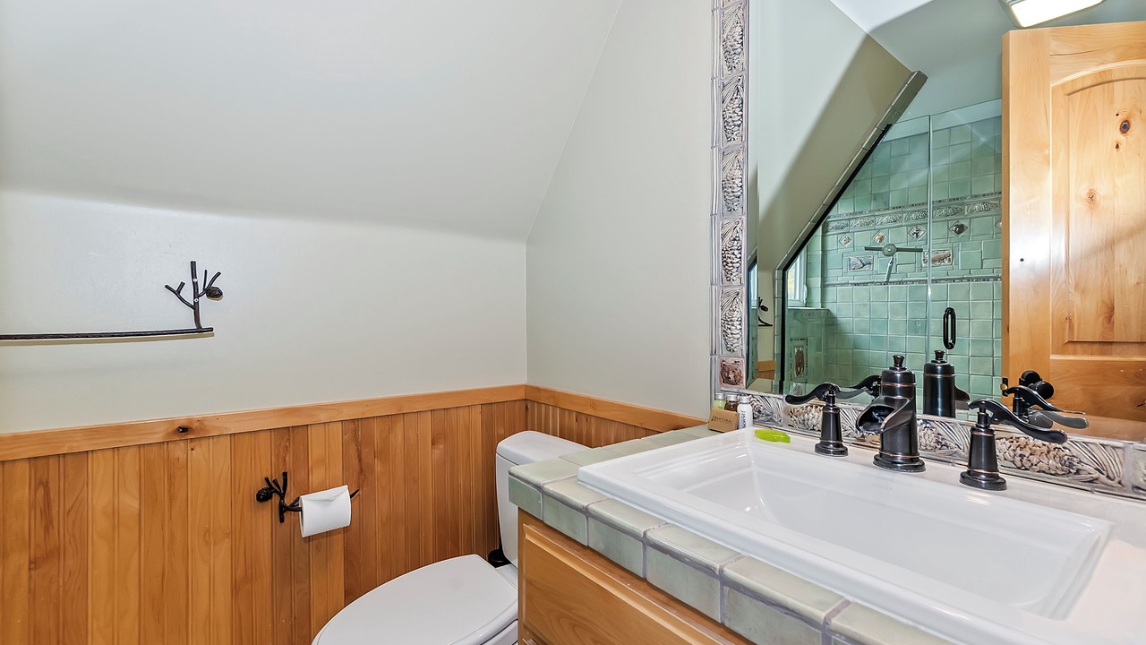 Photo of Bathroom in Big Bear Lake
