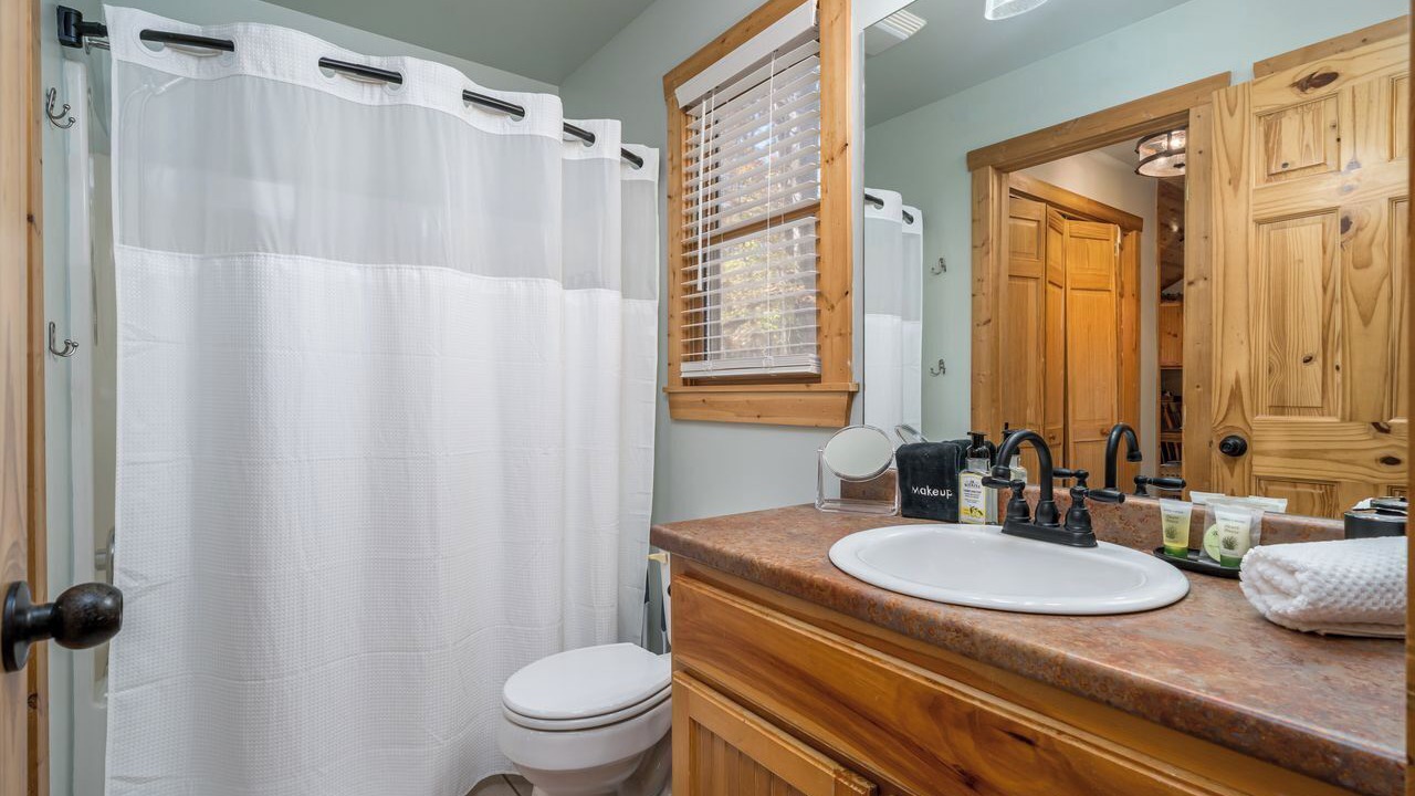 Photo of Bathroom in Eagle Mountain
