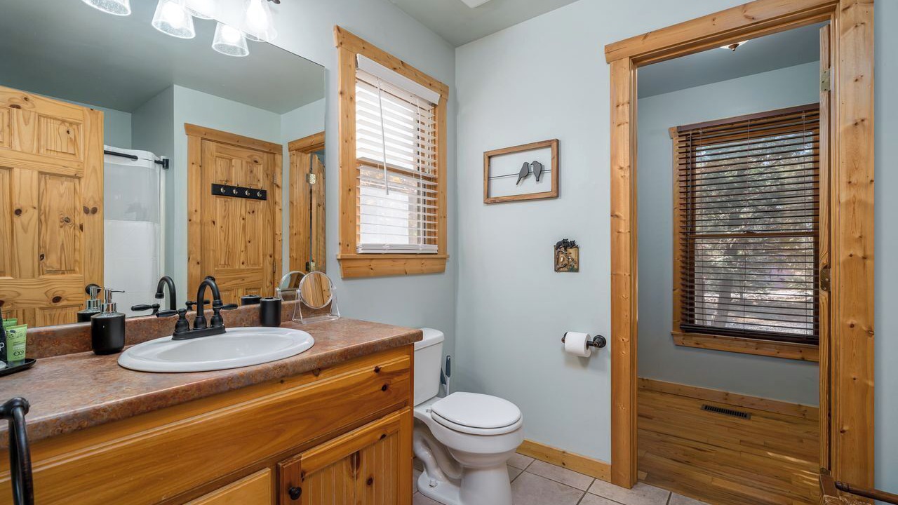Photo of Bathroom in Eagle Mountain