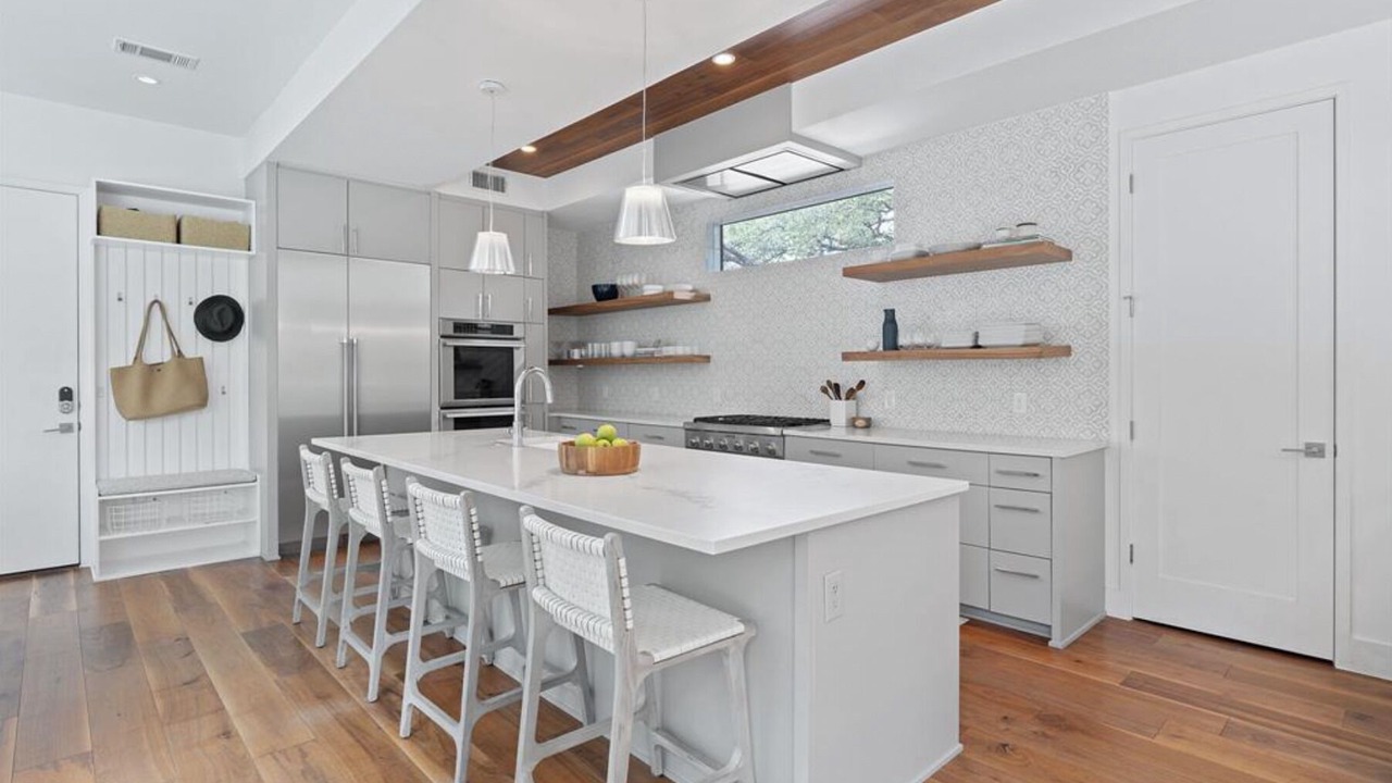 Photo of Kitchen in South River City