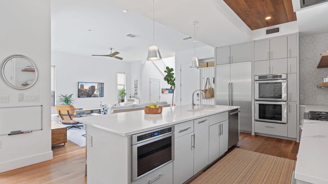 Photo of Kitchen in South River City