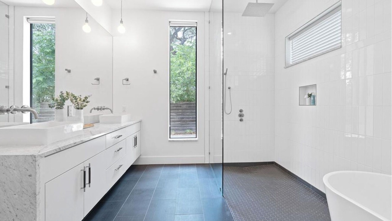 Photo of Bathroom in South River City