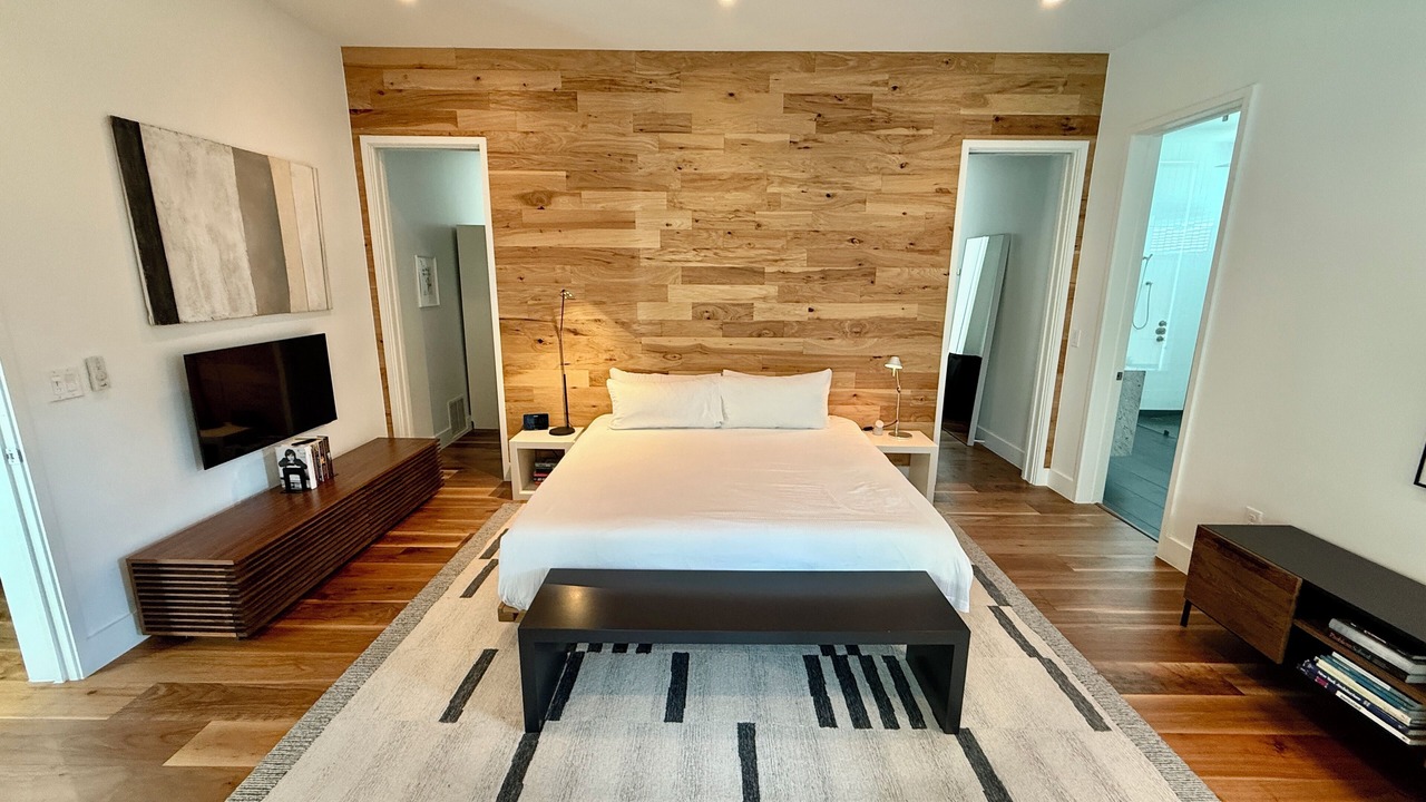 Photo of Bedroom in South River City