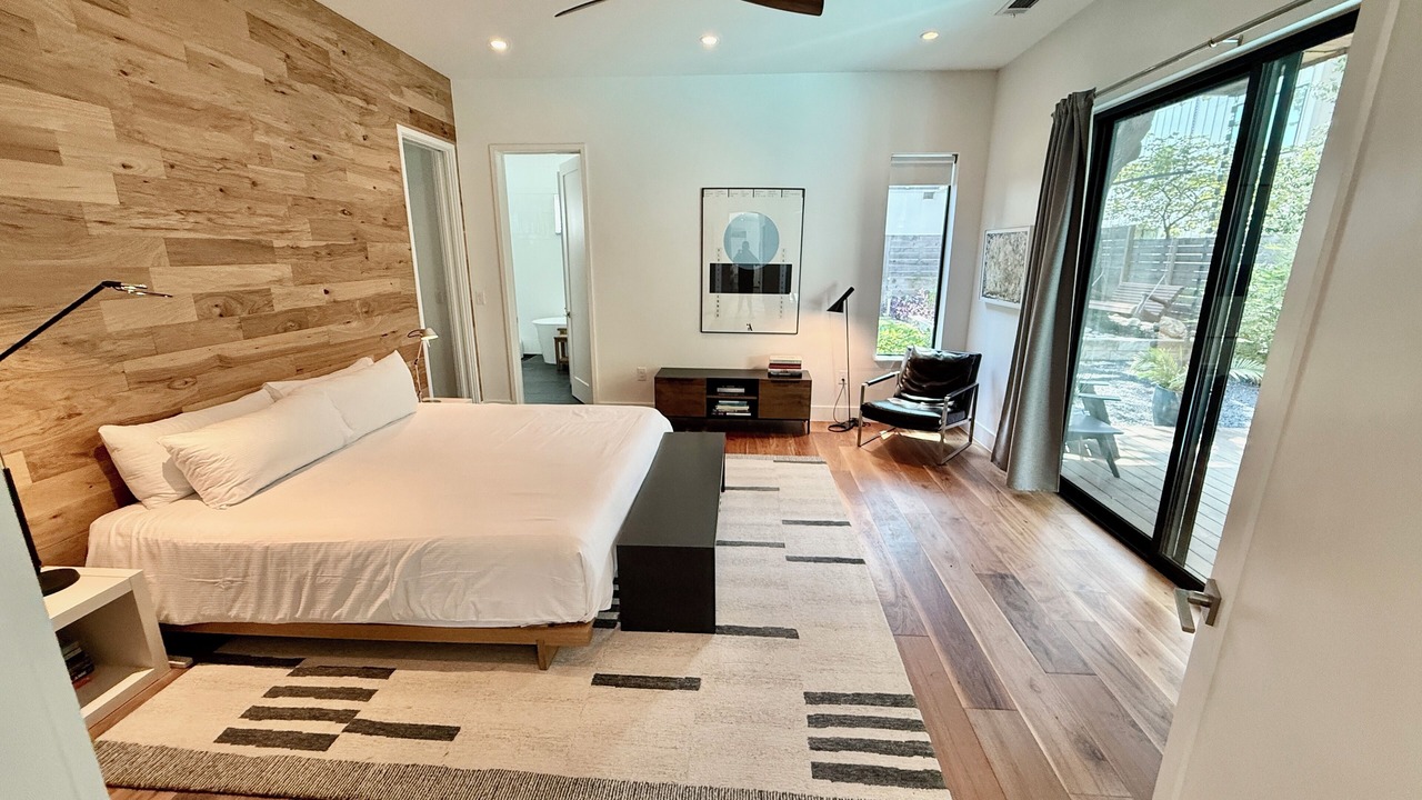 Photo of Bedroom in South River City