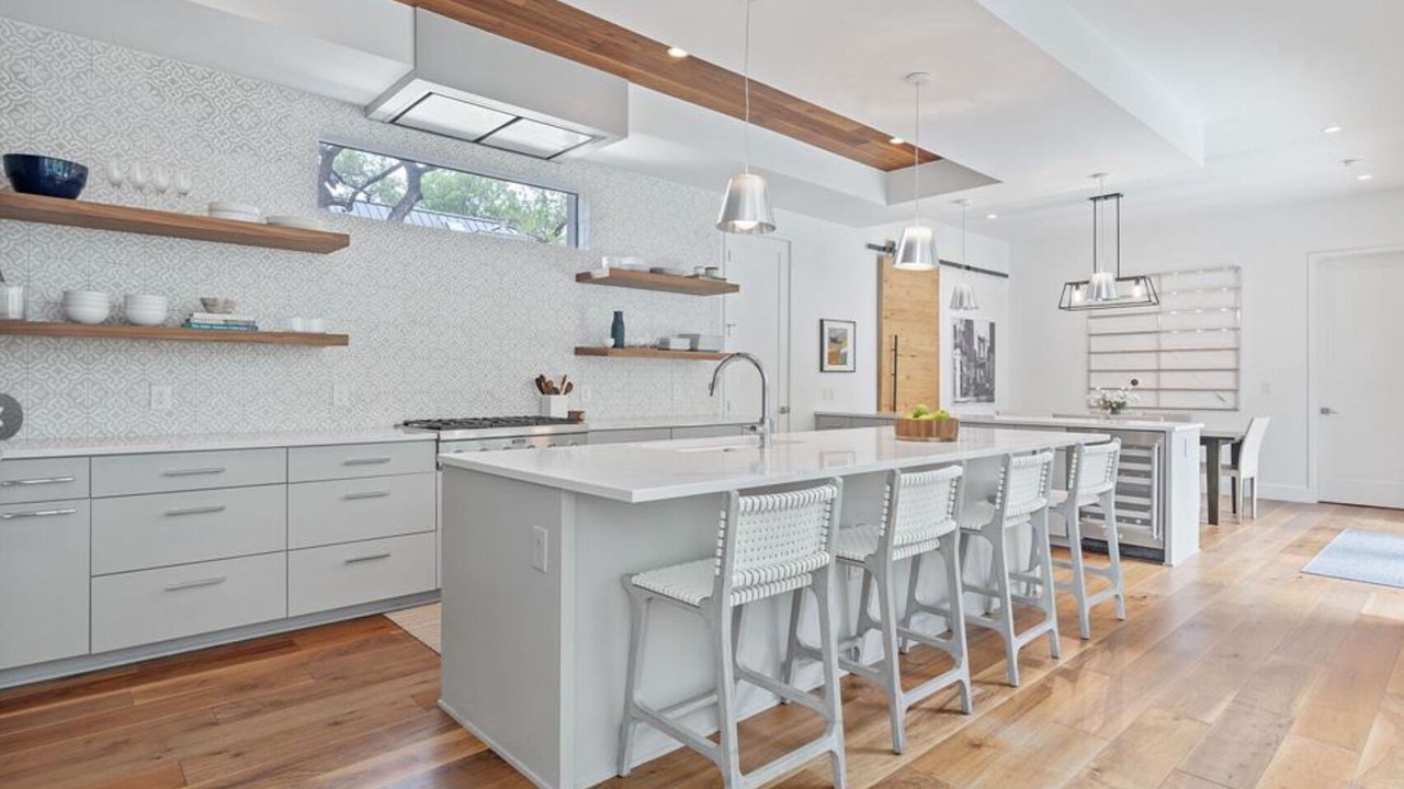 Photo of Kitchen in South River City