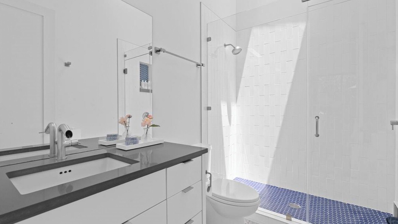 Photo of Bathroom in South River City