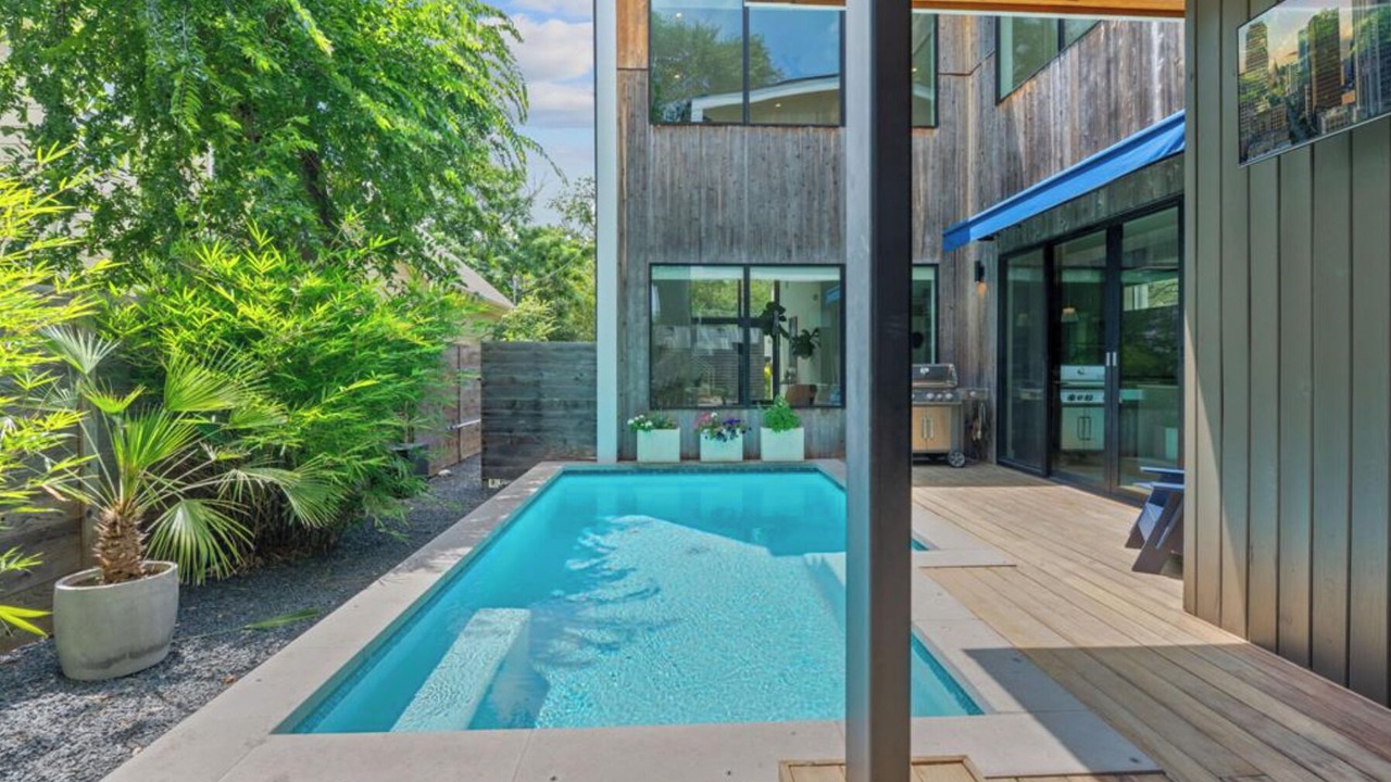 Photo of Outdoor in South River City