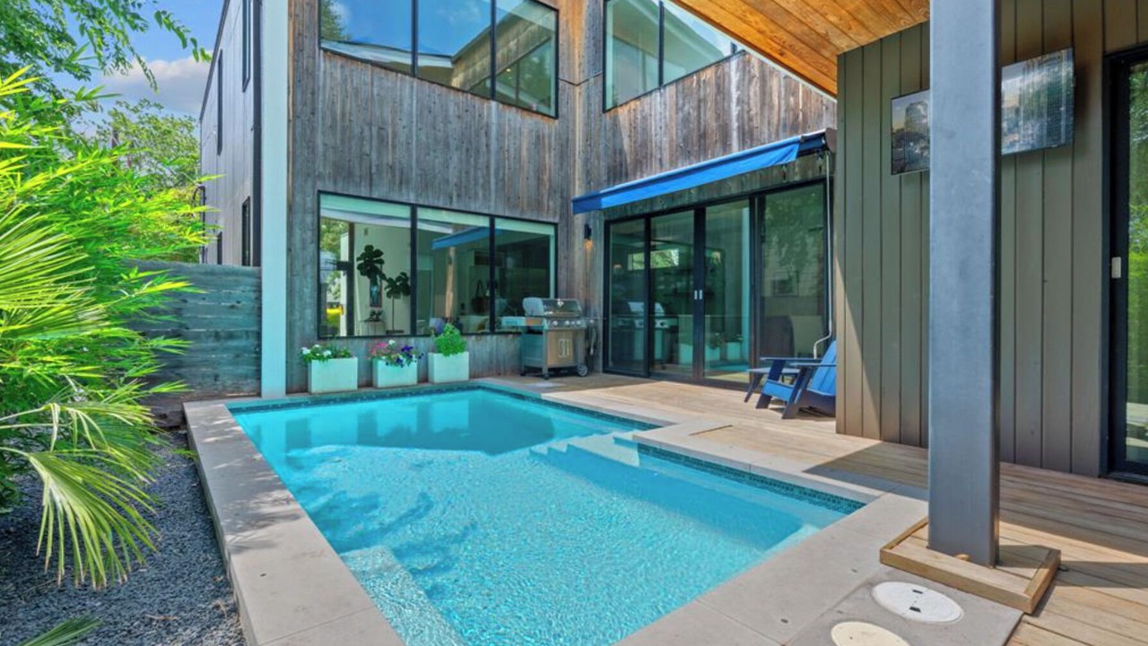 Photo of Outdoor in South River City