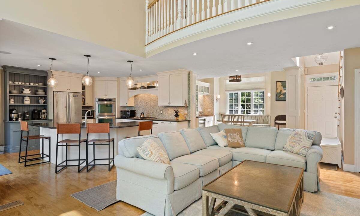 Photo of Livingroom in Cotuit