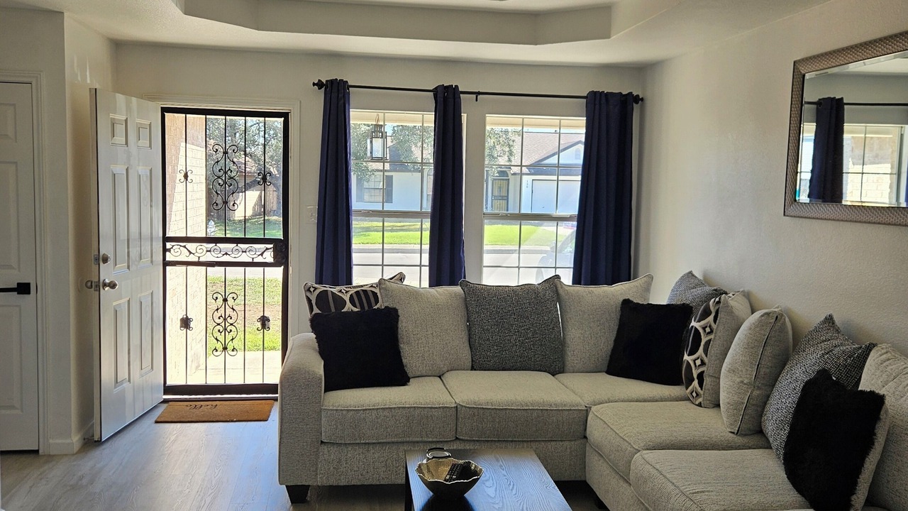 Photo of Livingroom in Arena District