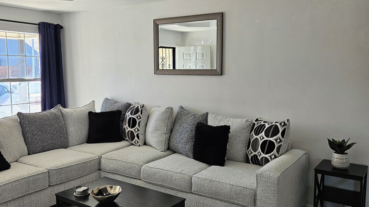Photo of Livingroom in Arena District