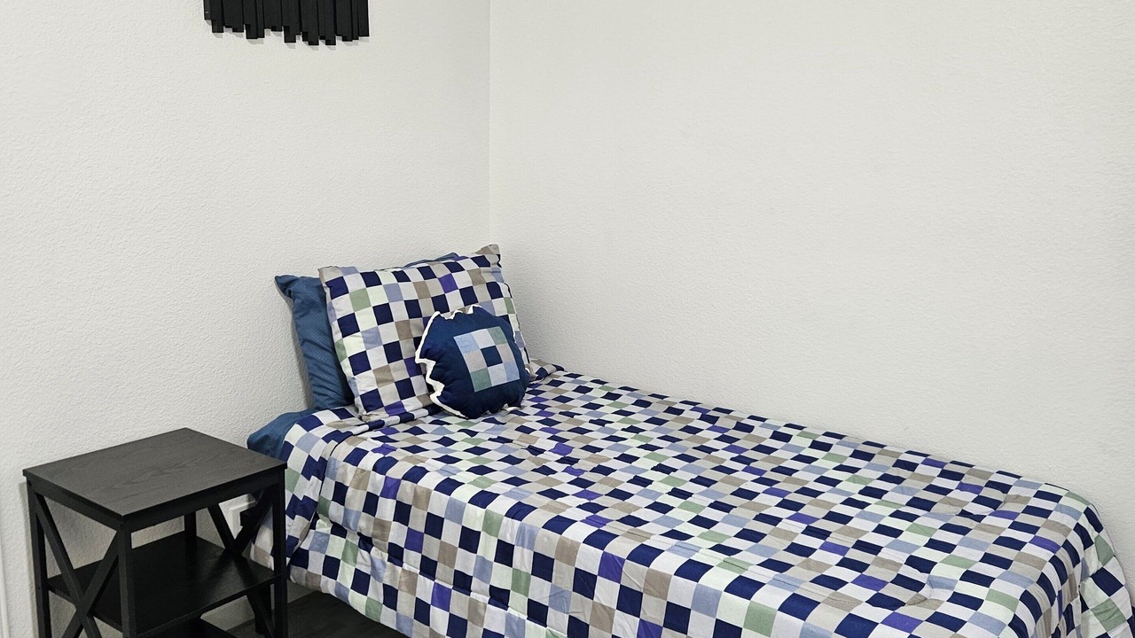 Photo of Bedroom in Arena District