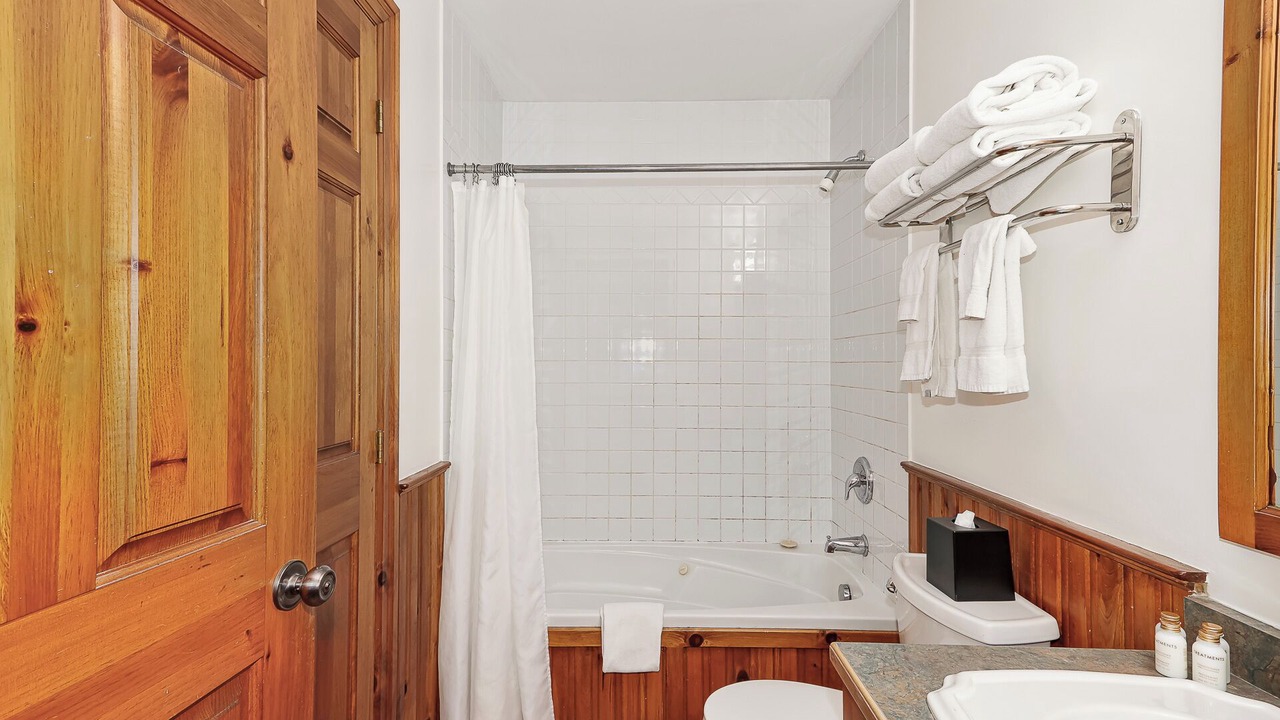 Photo of Bathroom in The Blue Mountains
