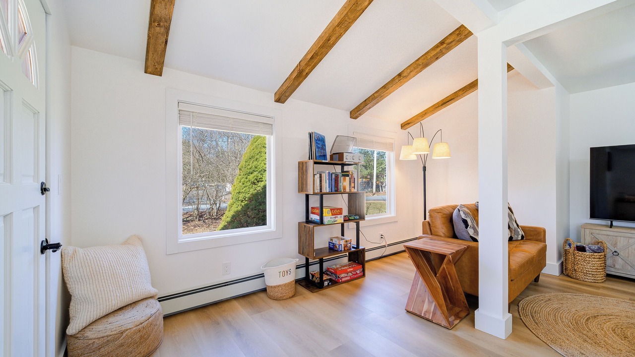 Photo of Livingroom in White Lake