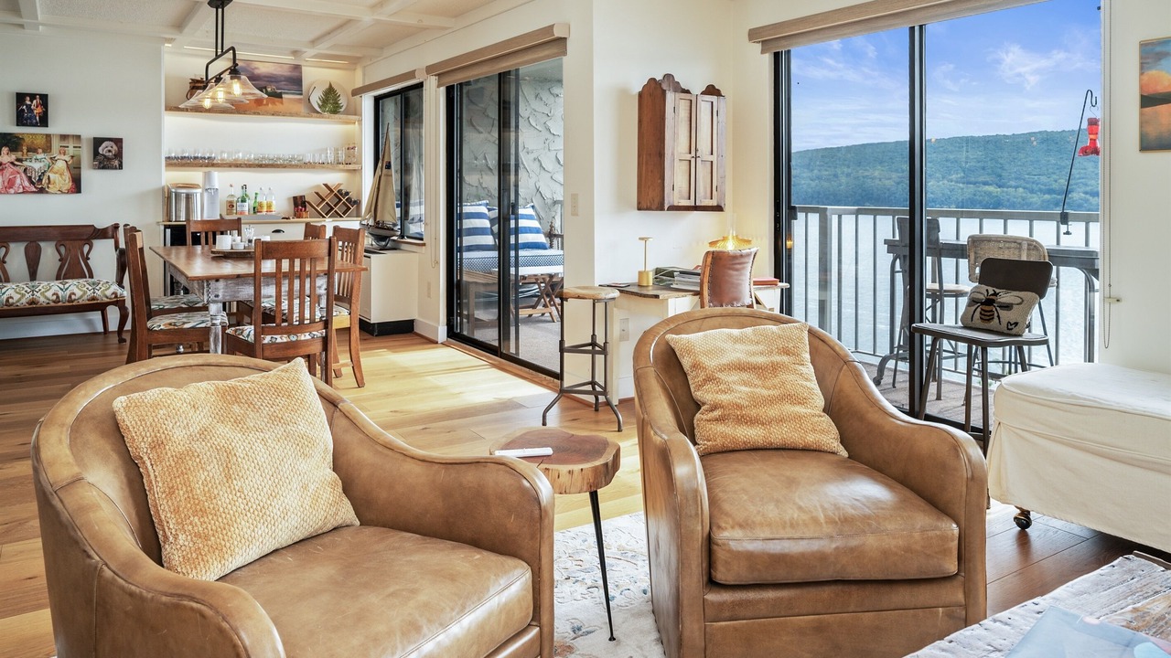 Photo of Livingroom in Canandaigua