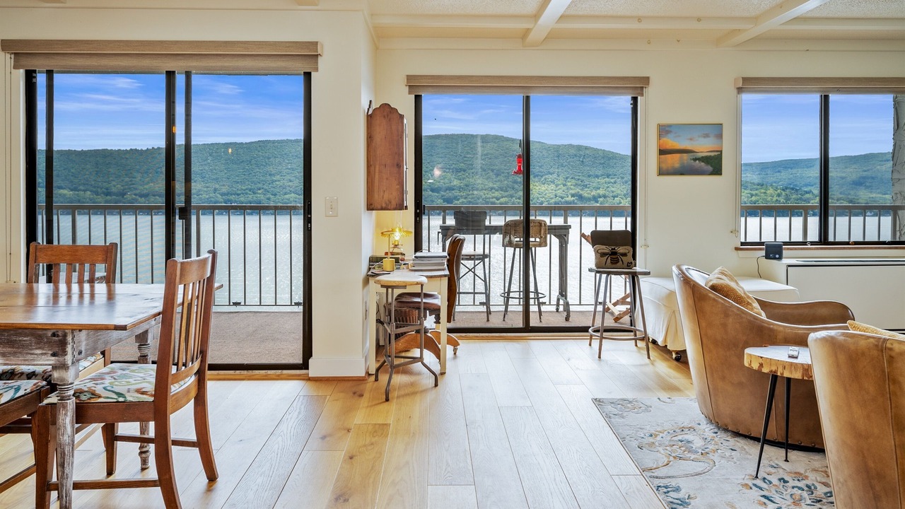 Photo of Livingroom in Canandaigua