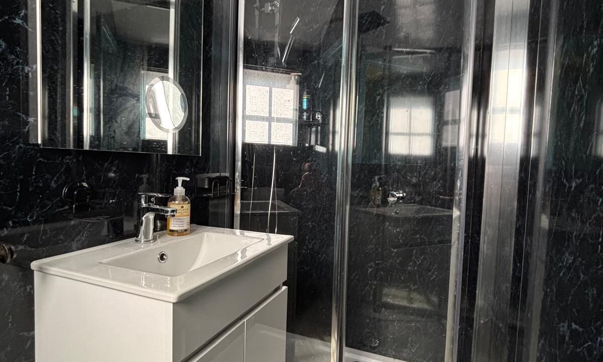 Photo of Bathroom in Llanelidan