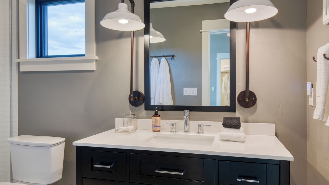 Photo of Bathroom in Powell Butte